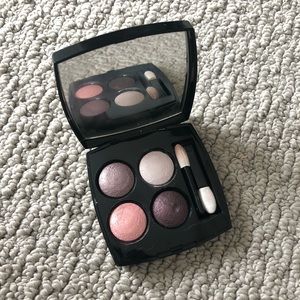 CHANEL eyeshadow 202 tisse camellia